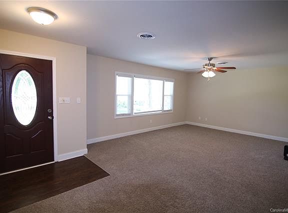 3rd image of 804 Black Springs Dr
