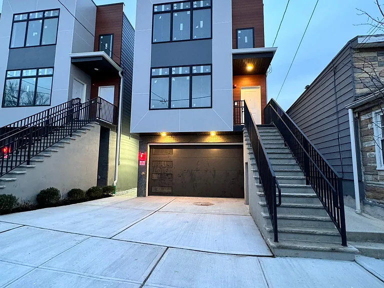 6118 Jefferson St #3 — Photo 2