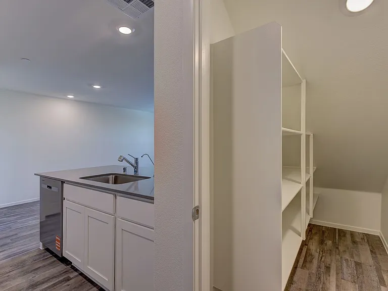 1505 Pamela Springs Ln — Photo 9