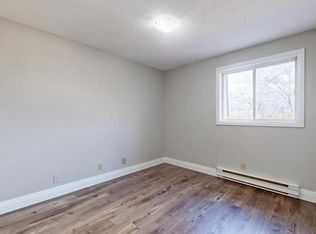 405 Sidney St #2, Quinte West, ON K8V 6N6