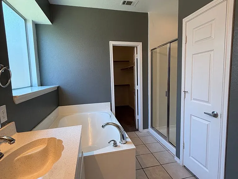 9524 Navarro St — Photo 18