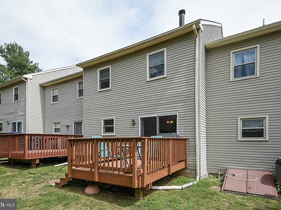 3rd image of 308 Jefferson Ct