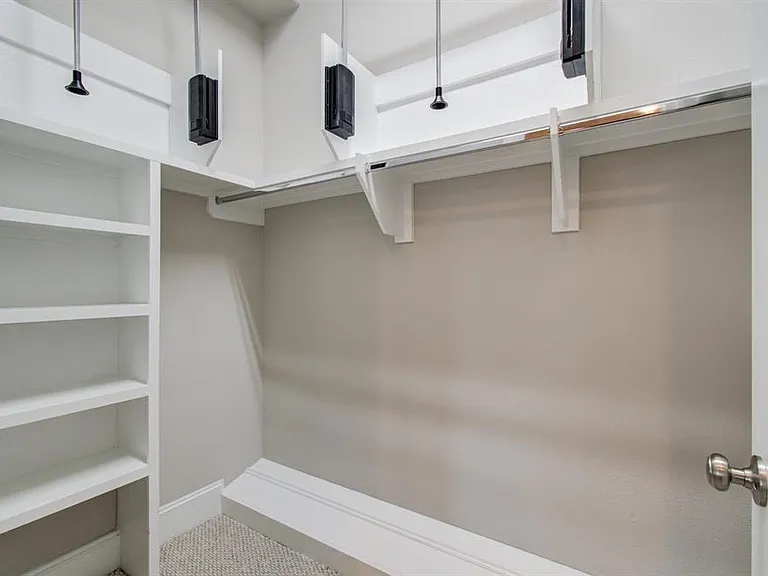 610 Delano St — Photo 29