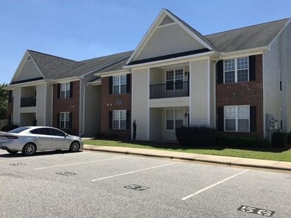 2nd image of 4040 Bardstown Ct APT 104