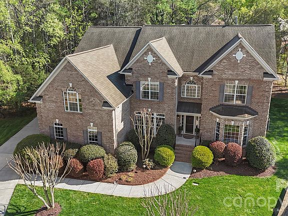 2nd image of 902 Fontaine Ct