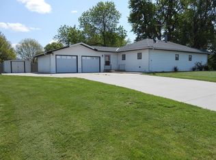 406 7th Ave, Defiance, IA 51527