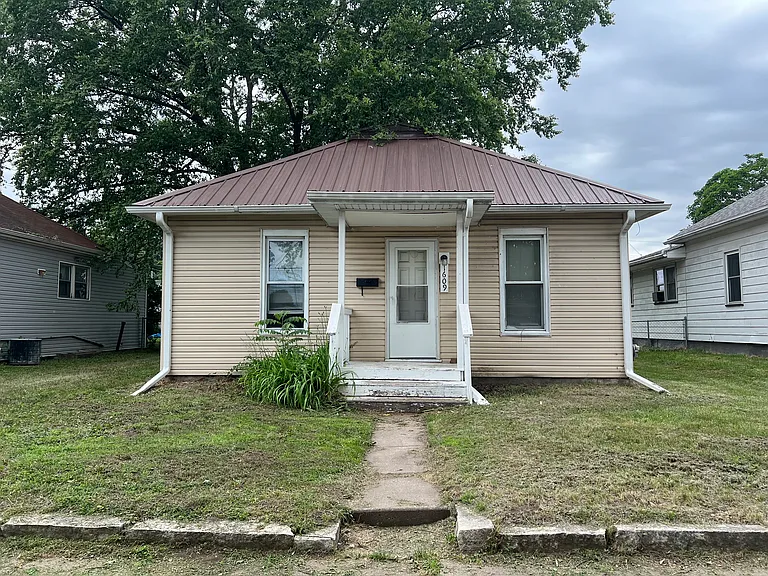 1609 Indiana St — Photo 1