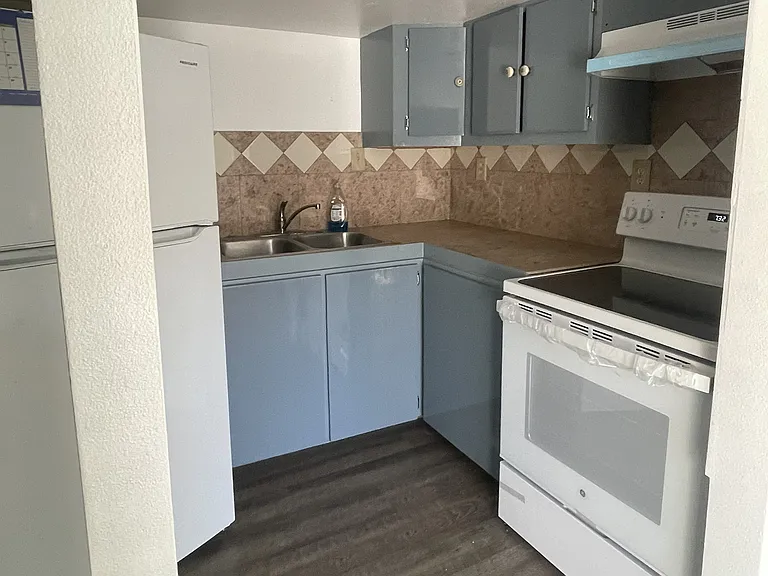 2141 Harrison Ave #1 — Photo 1