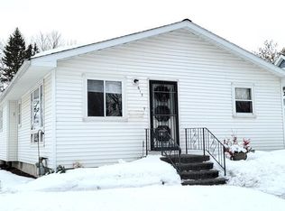 613 Maple St SW, Sleepy Eye, MN 56085