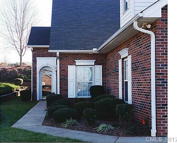 1st image of 1528 Royalty Cir