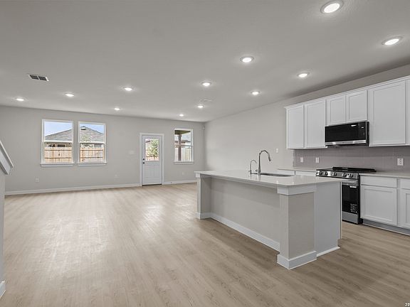 3rd image of 8303 SMITHERS AVENUE