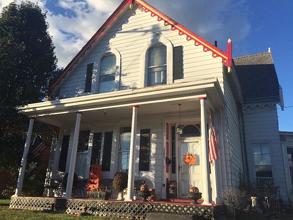 3rd image of 305 E 2nd St