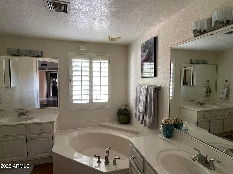 5521 E Paradise Dr — Photo 21
