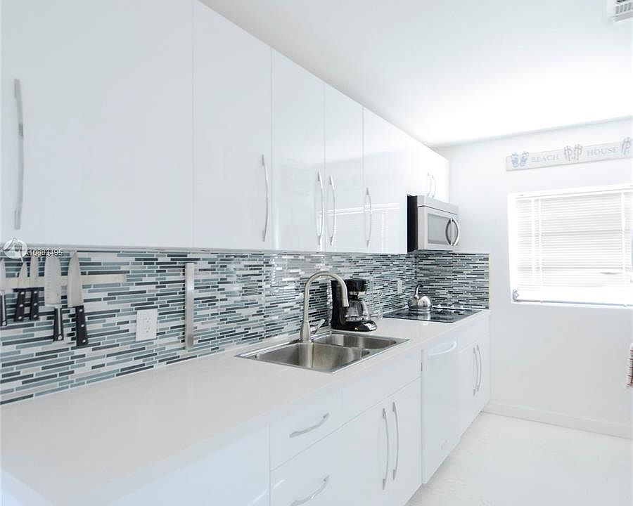 1st image of 710 Lenox Ave APT 20