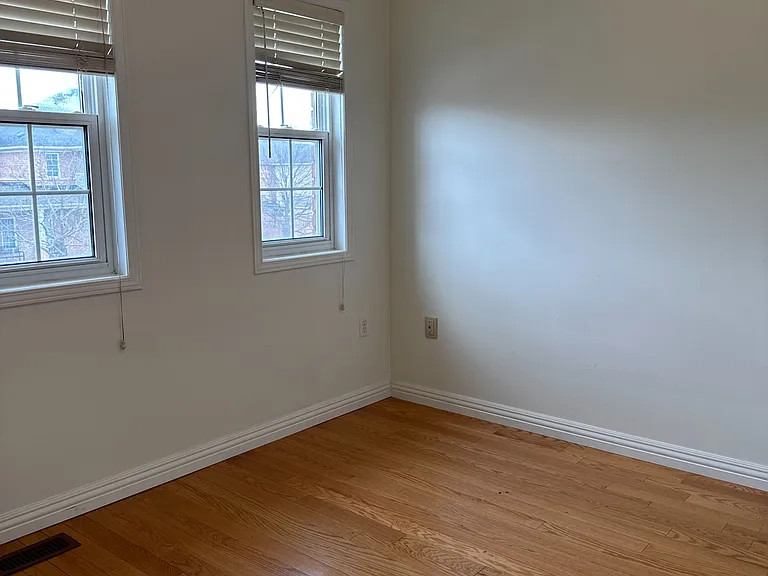58 Brentcliff Dr #UPPER — Photo 30