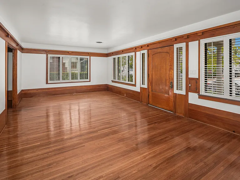 3925 Hawk St — Photo 17