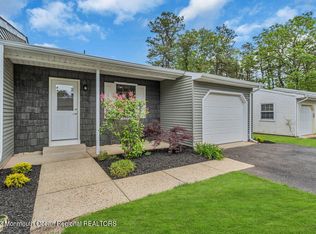 20 Chelsea Dr, Whiting, NJ 08759