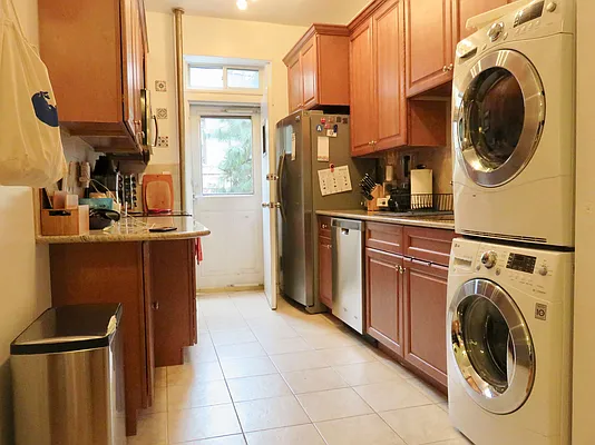 Rented by Space Real Estate | media 36