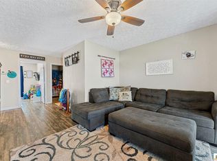 137 Green Leaf Dr, Cave City, KY 42127