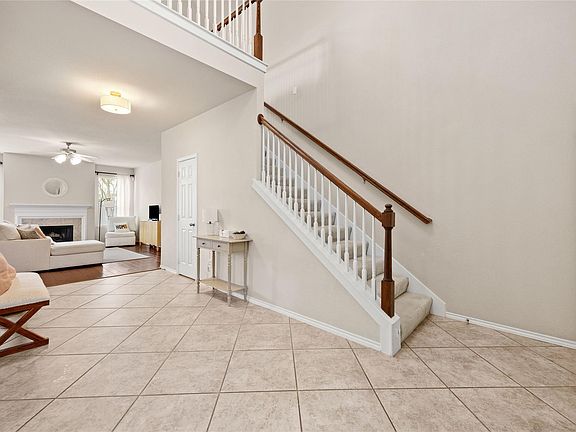 5th image of 9611 Oxford Grove Dr
