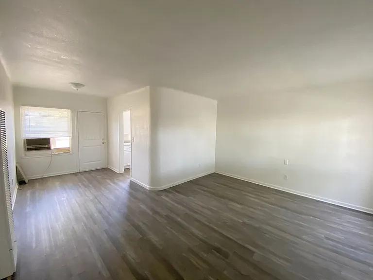 2717 N Crescent Ave — Photo 5