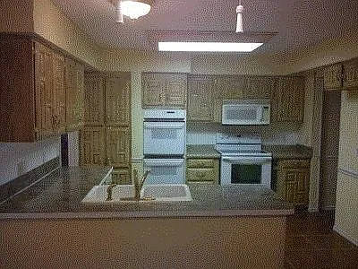1103 Meadow Crest Ln — Photo 5