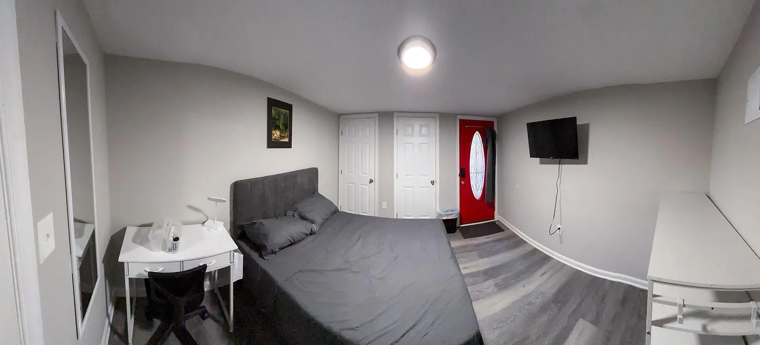 4 bed, 3.5 bath, 1600 sqft, $910 — Photo 1