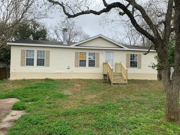 435 8th St, San Leon, TX 77539