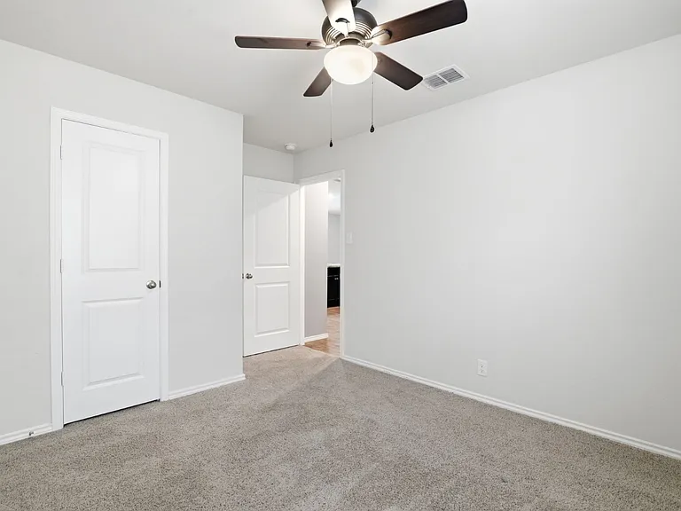 4323 Lake Ritter St — Photo 4