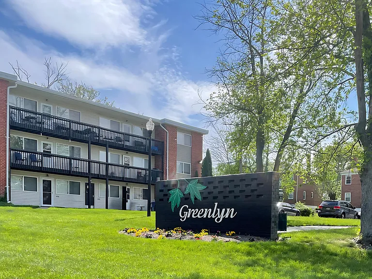 Greenlyn Apartments — Photo 1