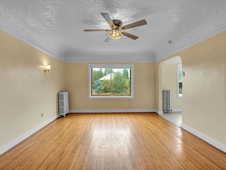 2052 SE Hawthorne Blvd — Photo 7