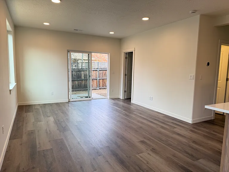 Brosterhous Townhomes — Photo 15
