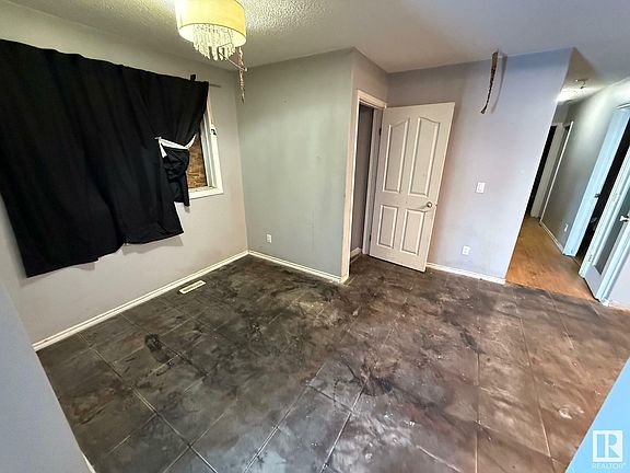 3rd image of 4805 44th Ave