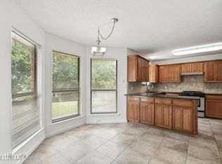 11012 Live Oak Creek Dr, Fort Worth, TX 76108