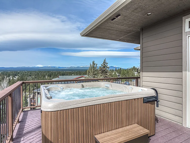 1784 SW Troon Ave — Photo 4
