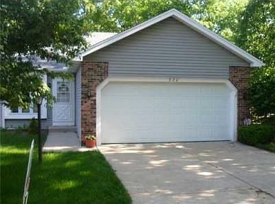 1st image of 520 Lowell Wood S