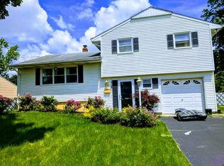 9 Ely Pl, Edison, NJ 08817