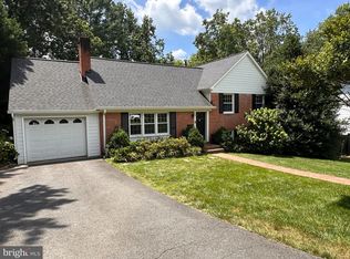 1954 Foxhall Rd, Mc Lean, VA 22101