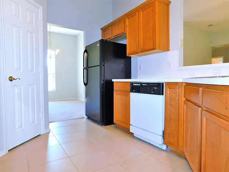 3721 Calvert Ln — Photo 10