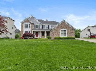 7326 Royal Ridge Dr SE, Caledonia, MI 49316