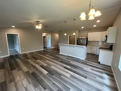 118 Burgundy Dr Photo 1