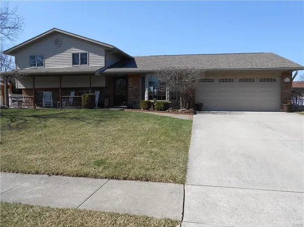 7567 Roselake Dr, Dayton, OH 45414