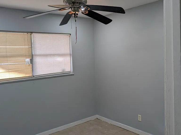 4910 Wales Dr — Photo 18