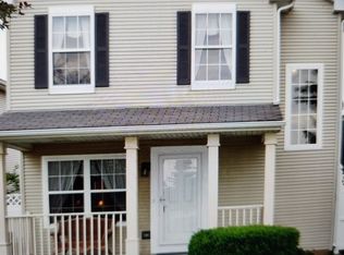 47 Freesia Dr, Romeoville, IL 60446