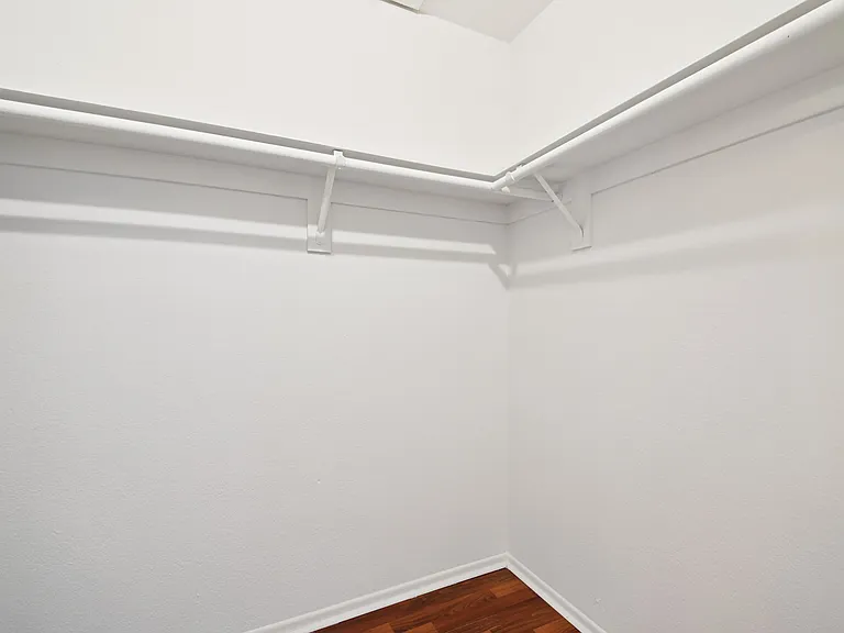 Kenmore Towers — Photo 12