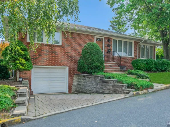 26 Fulton St, Nutley, NJ 07110