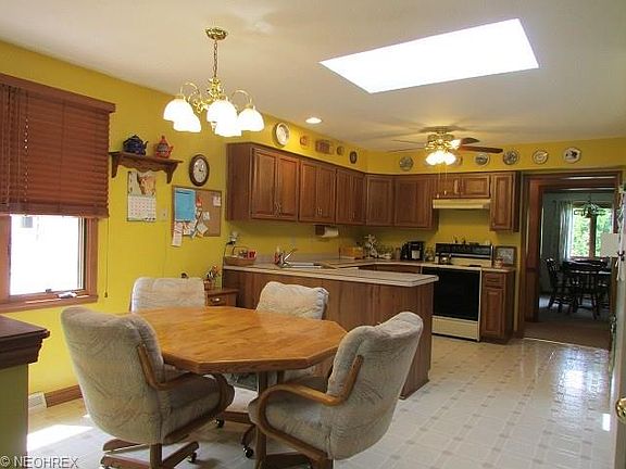 4th image of 7832 Shelly Dr