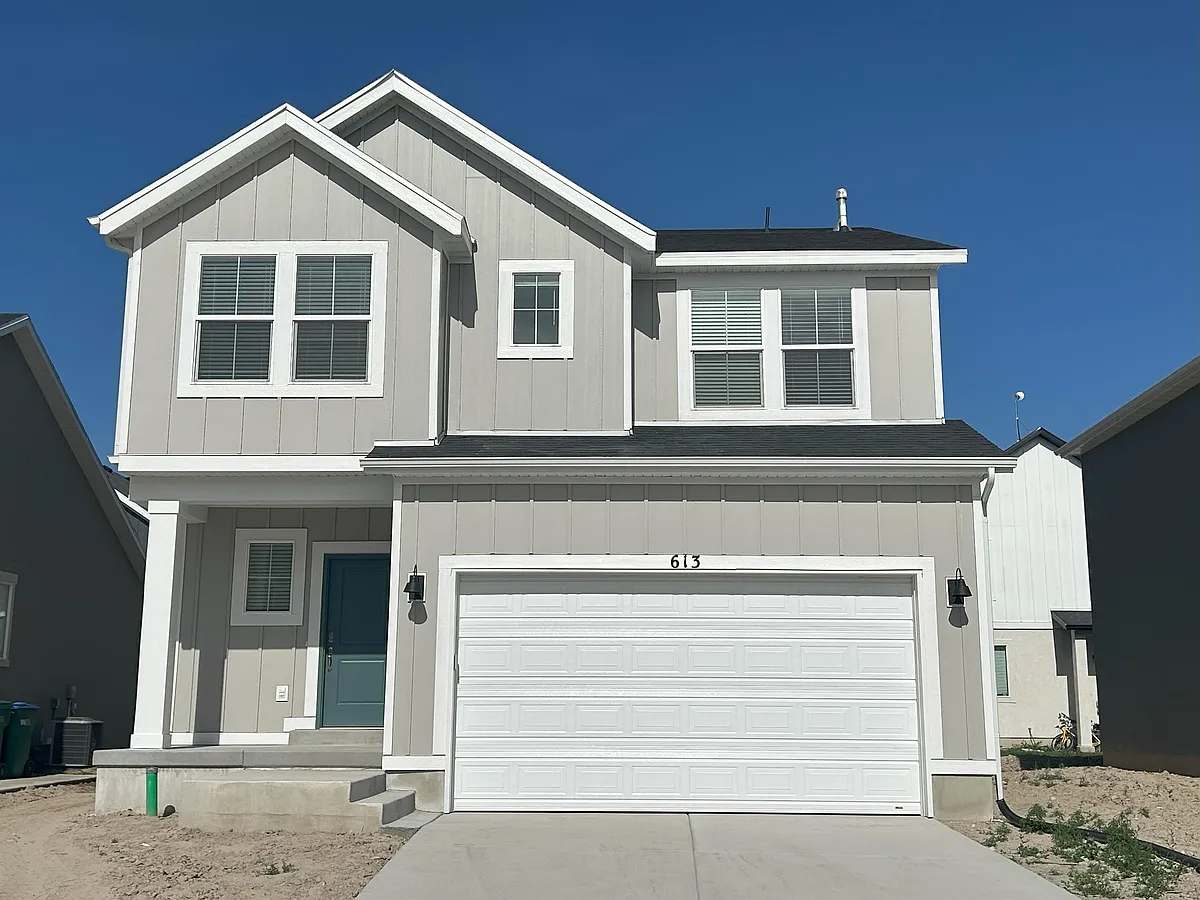Building Photo - 613 N Pear Dr