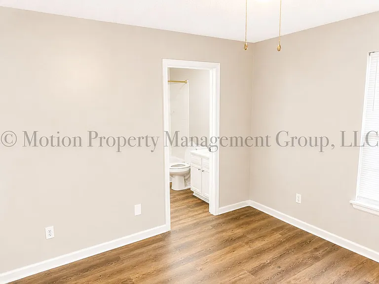 1816 S Holly St — Photo 6