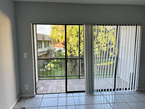 1195 NW 16th Ave #40 Photo 1